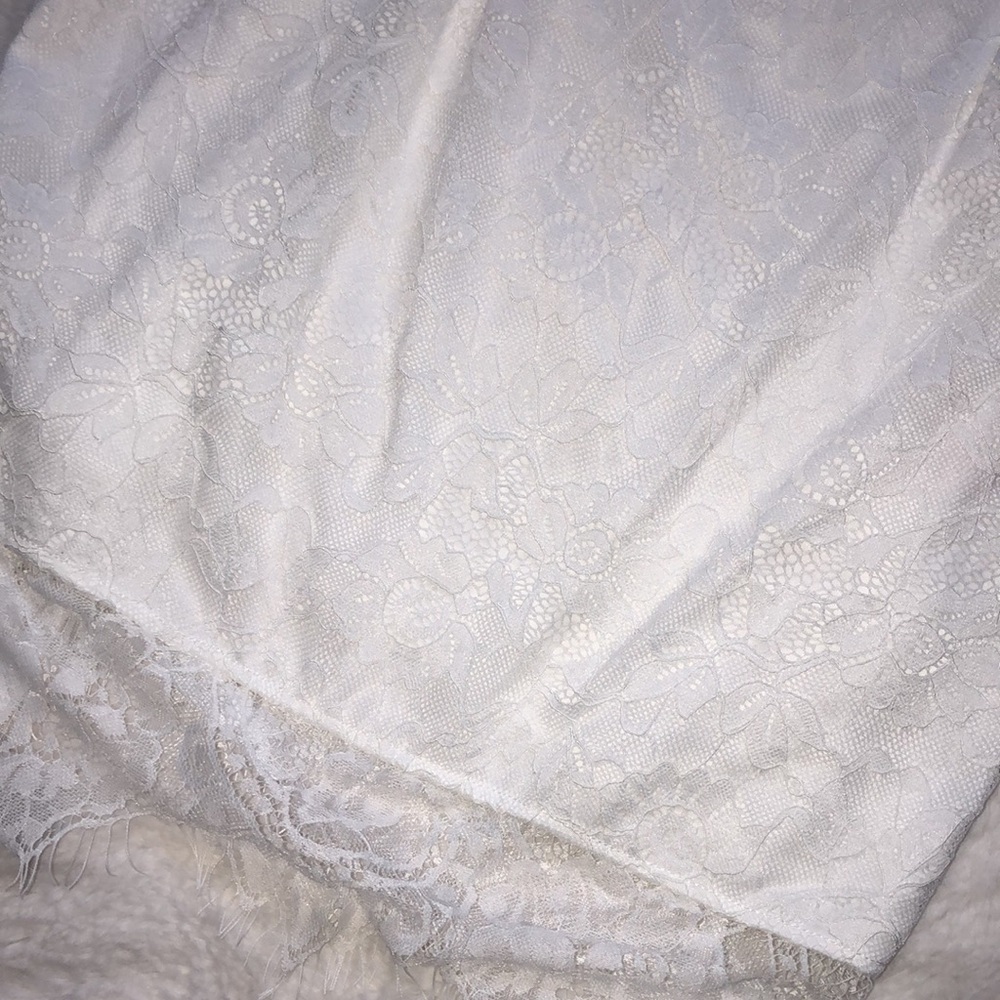 Pretty Little Thing PLT white satin lace body in dress - Picture 2 of 11